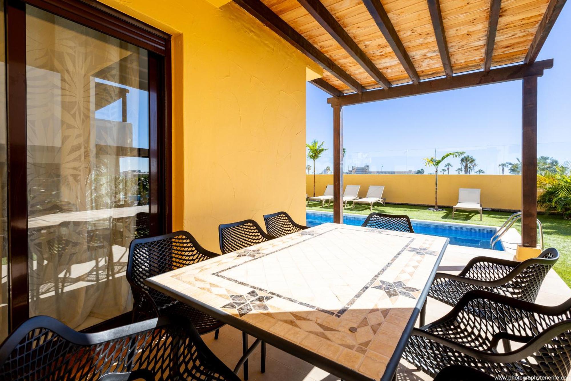 Villa With 4 Bedrooms And Private Heated Pool Сан Мигел де Абона Екстериор снимка