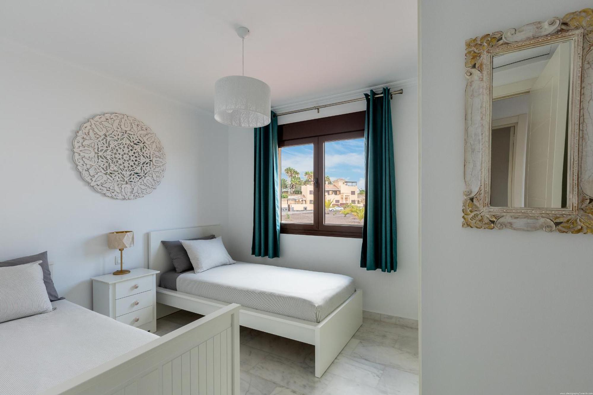 Villa With 4 Bedrooms And Private Heated Pool Сан Мигел де Абона Екстериор снимка